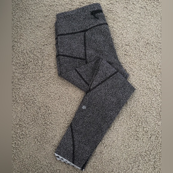 Lululemon Tight Stuff Tights - Picture 4 of 4